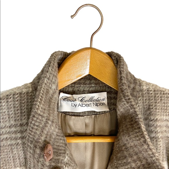 Womens' Vintage 1980's Albert Nipon Classic Brushed Woolen Coat made in the USA - Picture 4 of 9